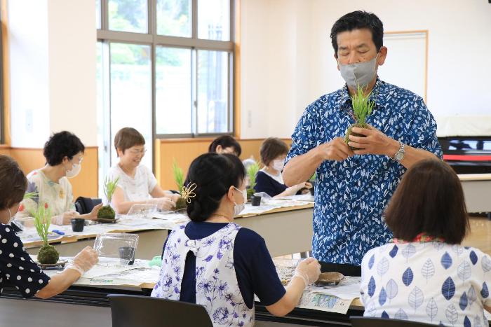 苔玉づくり1