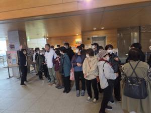 R8年4月2日ゴッホ展見学1